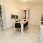 La-dolce-vita-holiday-home *