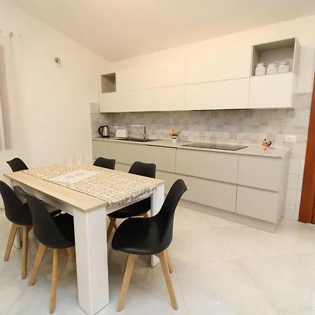 La-dolce-vita-holiday-home